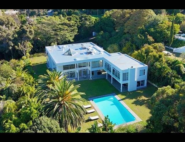 6 BEDROOM HOUSE FOR SALE IN CONSTANTIA